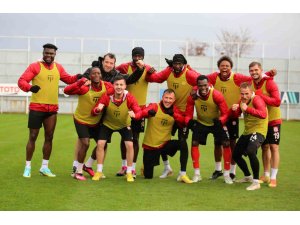 Sivasspor pas ve şut çalıştı