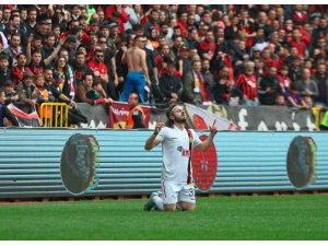 Eskişehirspor’da yeni transferlerle gol sorunu çözüldü