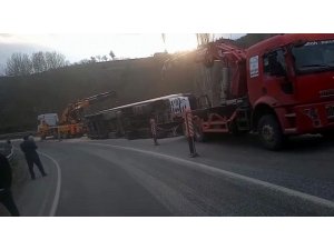 Siirt’te tır devrildi:1 yaralı