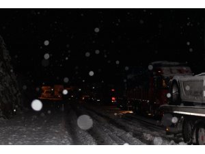 Antalya-Konya karayolunda kar yağışı başladı