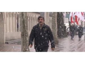 İstanbul’da vatandaştan kar şaşkınlığı: “Abo üstüm kar oldu”