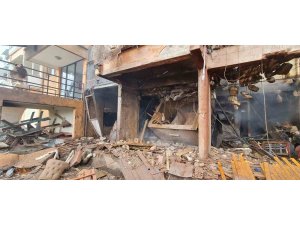 4 katlı apartmanda kalorifer kazanı patladı