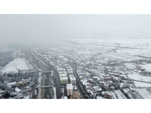 Beyaz örtü ile kaplanan Kastamonu’nun yüksek kesimleri havadan görüntülendi