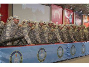 Kütahya’da acemi eğitimini tamamlayan 2023-2B dönem askerler yemin etti