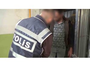 Aranan şahıslara 89 polis ile şafak operasyonu: 15 gözaltı