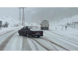 Ilgaz’da kara yakalanan sürücüler yolda kaldı