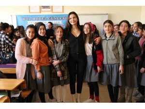 Erciş’te kadın ve öğrenciler rol modelleriyle buluşturuluyor