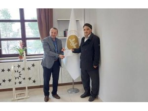 Depremzedelere 15 bin TL bağışladı