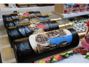 1 TL’ye aldığı atık şişeleri Avrupa’ya 50 euroya satıyor