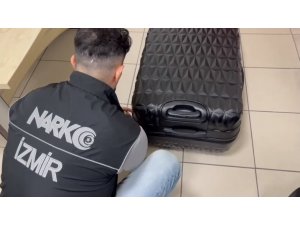 Otogarda yolcunun valizinden binlerce sentetik hap çıktı