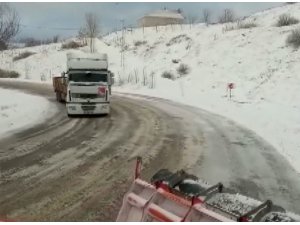 Tunceli’de karla mücadele çalışmaları sürüyor