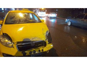 Ereğli’de feci kaza: İki otomobil kafa kafaya çarpıştı