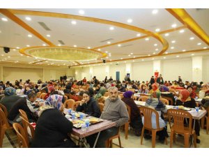 Başkan Kibar: "Her gün bin 300 vatandaşımız iftar soframızda buluşuyor"