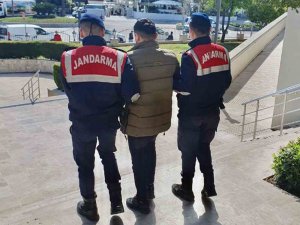 Depremde cezaevinden firar etti, yol kontrolünde yakalandı