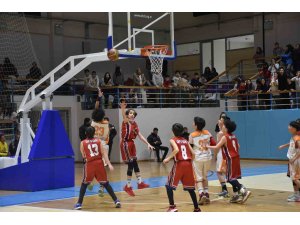 Afyonkarahisar’da ’Küçükler Basketbol’ maçları tamamlandı