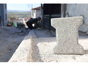 Kavak’ta yollar yenileniyor