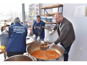Tekkeköy’den Ramazan sofralarına sıcak yemek