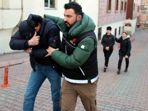 Uyuşturucu Taciri 4 Kişi Adliyede