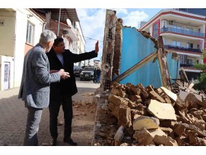 Nazilli’de metruk binaların yıkımına devam ediliyor