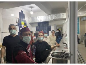 Uludere kaymakamı öğretmen ve öğrencilerle iftarda buluştu