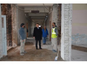 Kaymakam Odabaş’tan, güçlendirme çalışmaları devam eden okullara inceleme