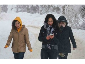 Dolaplara kaldırılan kışlıklar yeniden çıkartıldı