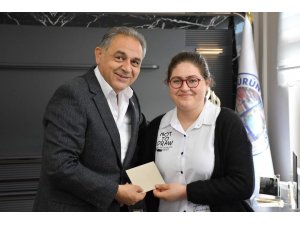 Başkan Çiftçi’den ‘Ağladım’ şiirine ödül