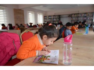 Tercanlı öğrenciler Kütüphane Haftasını kitap okuyarak kutladı