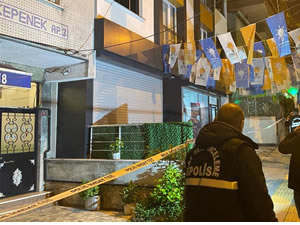 AK Parti'nin 2 bürosuna saldırı girşimi