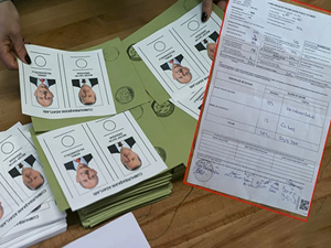 Şanlıurfa'da seçim bitmeden oylar sayıldı!