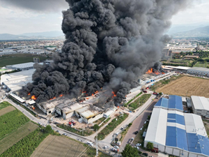 İnegöl'deki yangında hasar gören işletmelere "Acil Destek Paketi" açıklandı