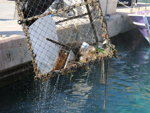 Kaş'ta deniz dibindeki atık istasyonları temizlendi