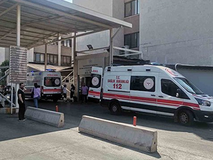İzmir'de dolmuştan indirilerek bıçaklanan kişi hastanede yaşamını yitirdi