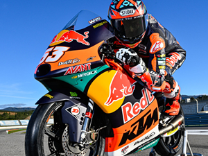 Deniz Öncü, Moto3'ün Avusturya ayağında 1. oldu