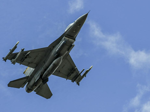 ABD, Ukraynalı pilotlara F-16 eğitimi vermeye başlayacağını açıkladı