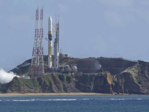 Japonya, Ay'a iniş aracı taşıyan H2A roketini uzaya gönderdi