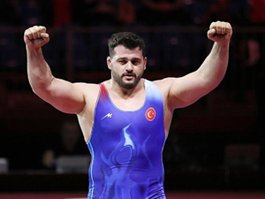 Milli güreşçi Rıza Kayaalp, Dünya Güreş Şampiyonası'nda gümüş madalya kazandı