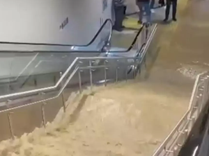 Pendik'te metro durağını su bastı