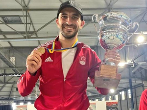 Milli eskrimci Enver Yıldırım, Belçika'daki turnuvada altın madalya kazandı