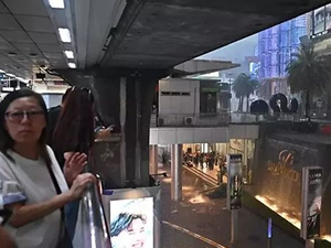 Tayland'da 14 yaşındaki çocuk alışveriş merkezinde ateş açtı, 3 kişi öldü