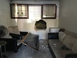 Kahramanmaraş'ta duvarı kırılarak girilen kuyumcudan hırsızlık