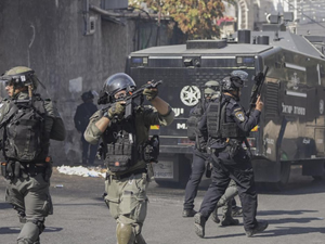 BBC muhabirleri, İsrail polisi tarafından silah zoruyla alıkonuldu