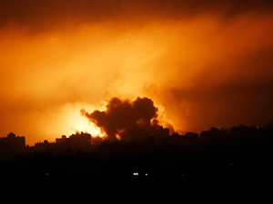 İsrail ordusu Gazze'ye gece boyunca 100 saldırı düzenledi