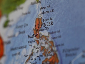 Filipinler, tartışmalı sulardaki iki gemisine Çin'e ait gemilerin çarptığını duyurdu