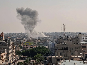 İsrail ordusu, abluka altındaki Gazze'de bir günde 400 yeri vurduğunu duyurdu