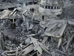 İsrail, Gazze'de bir camiyi daha bombaladı