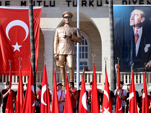 Tüm Türkiye’de Cumhuriyet'in 100. yılı kutlanıyor