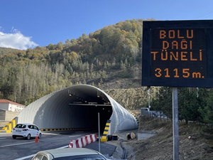 Yenilenen Bolu Dağı Tüneli trafiğe açıldı