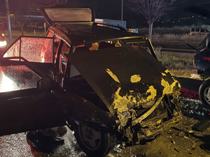 İki otomobilin çarpışması sonucu 6 kişi yaralandı
