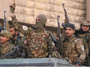 Suriye'de muhalifler Halep, İdlib ve Tel Rıfat'ın ardından Hama'yı da ele geçirdi